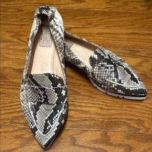 AGL Pointed Toe Snakeskin Patterned Women's Loafers